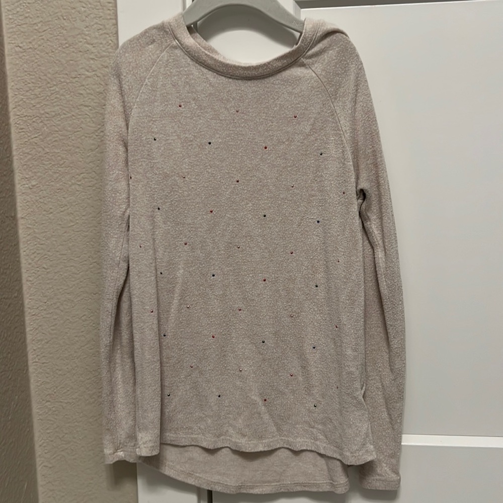 Long sleeve t-shirt with small gems!